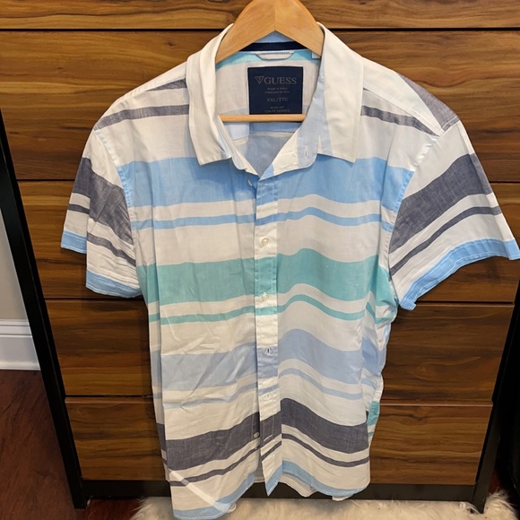 Guess button down shirt - Picture 3 of 3